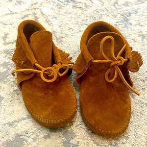 Minnetonka moccasins- sz 13